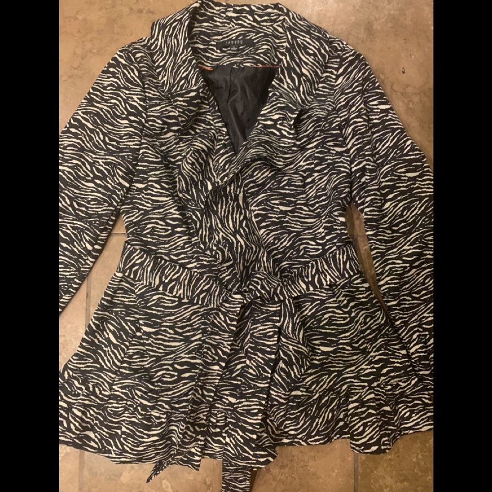 ❤️NWOT Beautiful zebra Sandro Studio’s size Large.